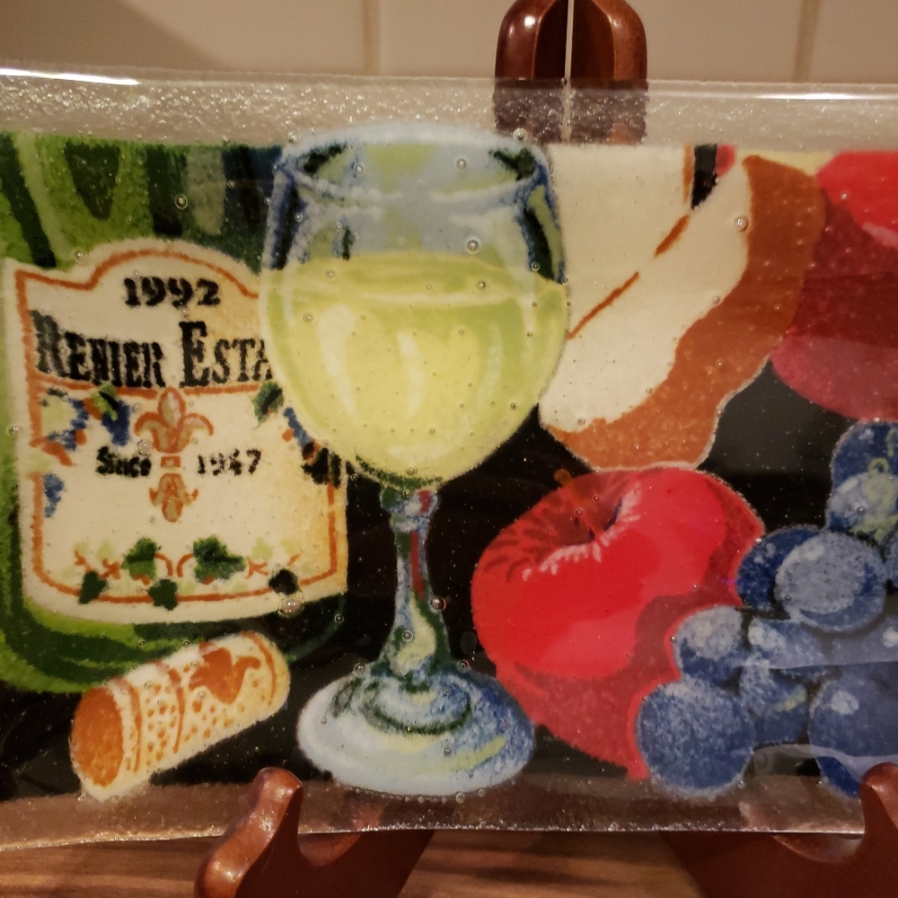 Peggy Karr Wine Cheese Grapes Fused Art Glass Small Plate 9.5x5.5" - Picture 2 of 5